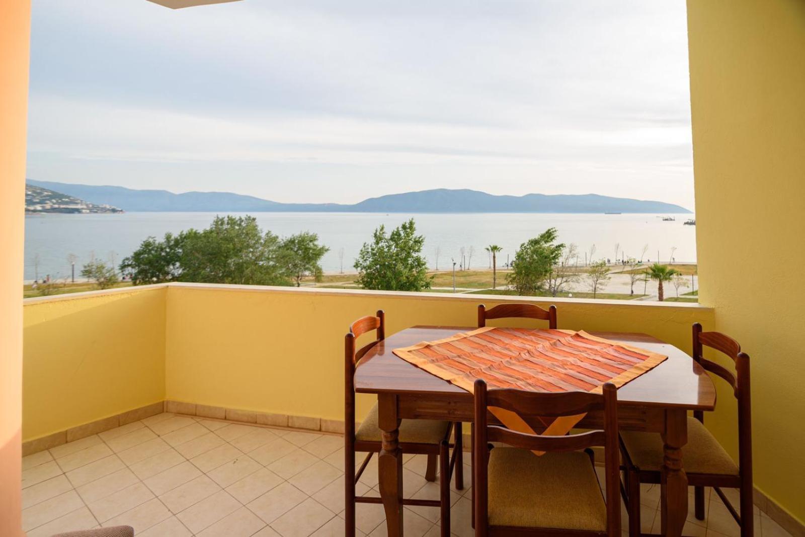 Enjoy Summer * Vlorë